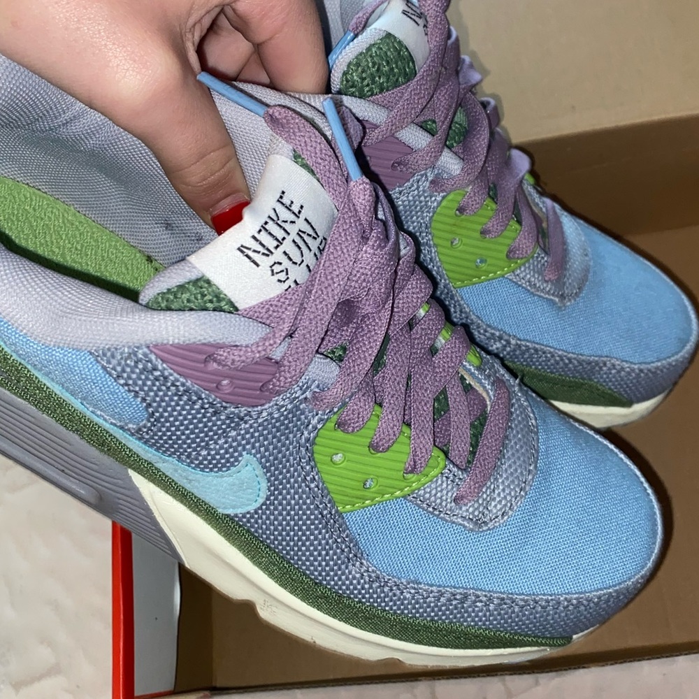 Size 7 youth, womens 9, worn once, no damages